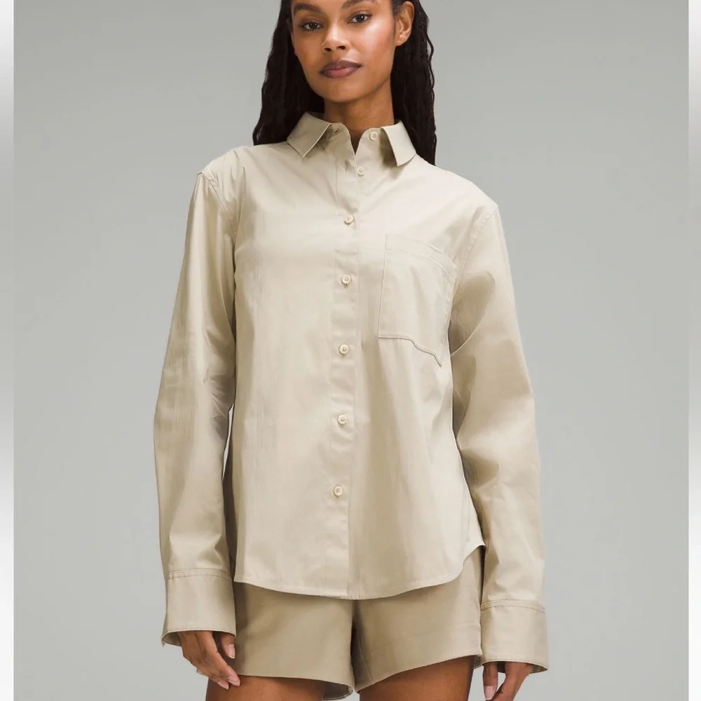 Lululemon NWT 🎉host pick🎉🎈cotton blend poplin button up shirt - Picture 2 of 12